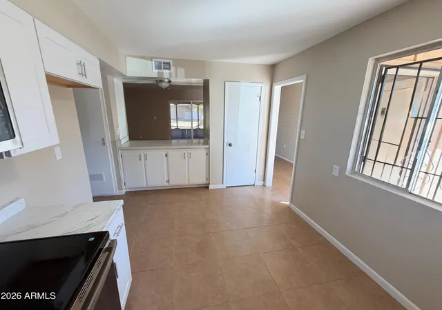 Photo 4 of Townhouse for sale at 10012 W Lakeview Cir, Sun City, AZ 85351 | MLS# 7046415 | Listing updated on 2026-08-24