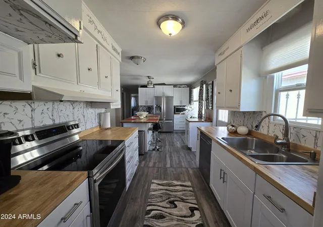 Homes for sale in Peoria, AZ | 10201 N 99Th Ave #23A, Peoria, AZ 85345 | MLS# 7046623