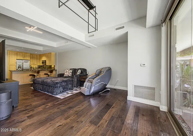 4th image of 7127 E Rancho Vis Dr, Scottsdale, AZ 85251
