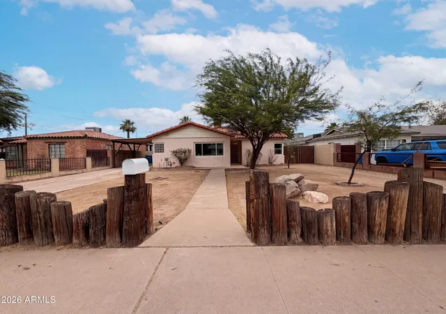 Photo 1 of Sale Pending at 1835 E Palm Ln, Phoenix, AZ 85006 | MLS# 7046437 | Listing updated on 2026-09-10