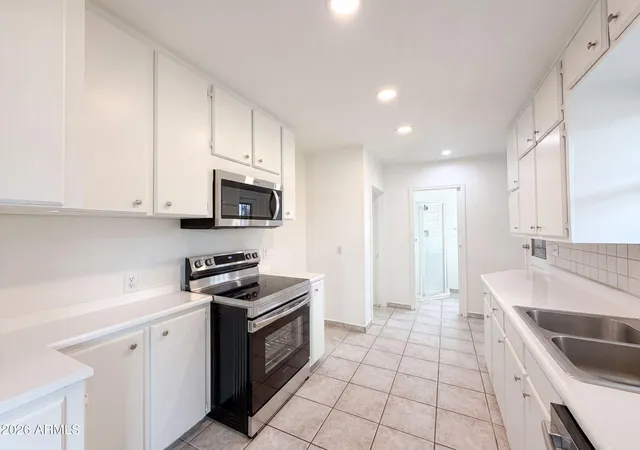 Photo 2 of Sale Pending at 1835 E Palm Ln, Phoenix, AZ 85006 | MLS# 7046437 | Listing updated on 2026-09-10