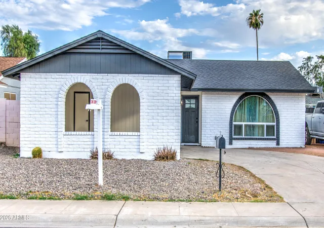 Homes for sale in Glendale, AZ | 6427 W Lawrence Rd, Glendale, AZ 85301 | MLS# 7046635