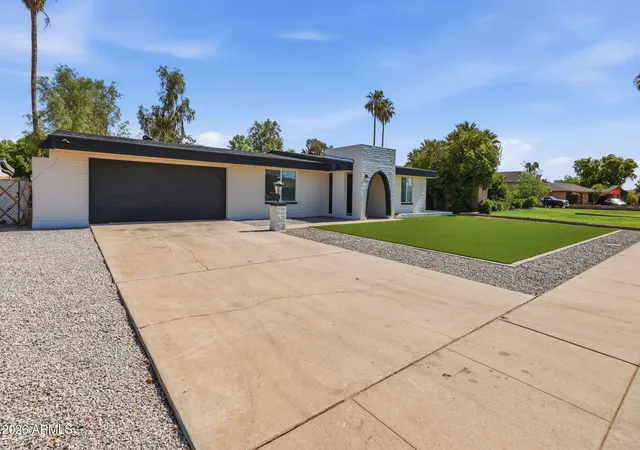 Photo 3 of Single family home for sale at 4136 W Caron St, Phoenix, AZ 85051 | MLS# 7046841 | Listing updated on 2026-09-17
