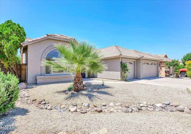 Photo 3 of Single family home for sale at 7757 W Rue De Lamour, Peoria, AZ 85381 | MLS# 7048031 | Listing updated on 2026-09-04
