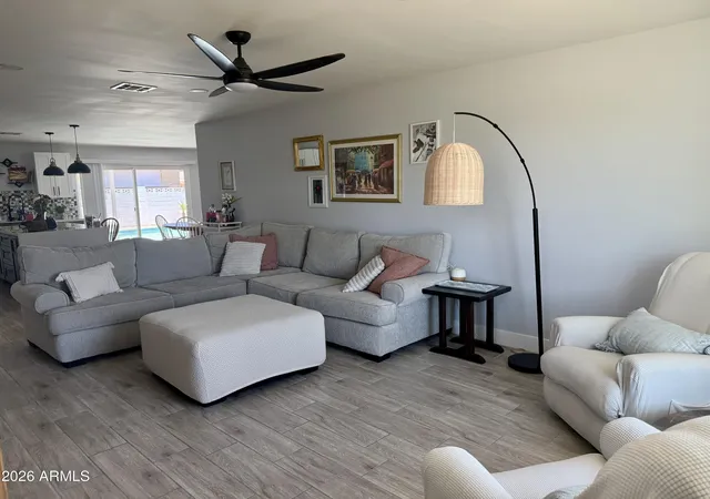 2nd image of 326 E Pebble Beach Dr, Tempe, AZ 85282 | MLS# 7047153