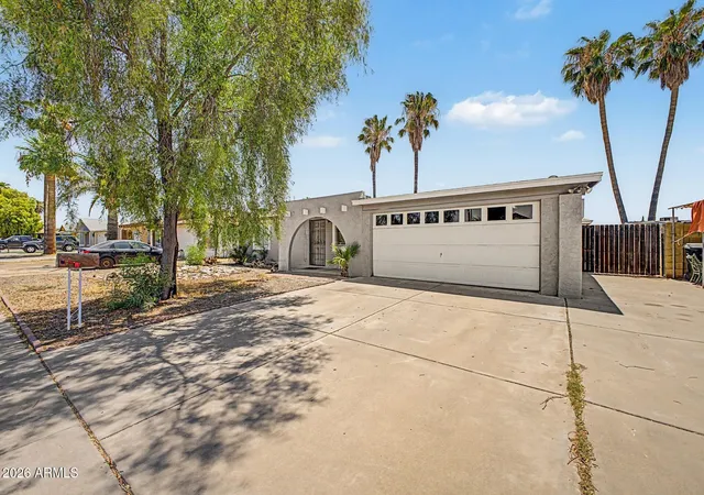 Photo 1 of Single family home for sale at 7127 W Montebello Ave, Glendale, AZ 85303 | MLS# 7046748 | Listing updated on 2026-08-25