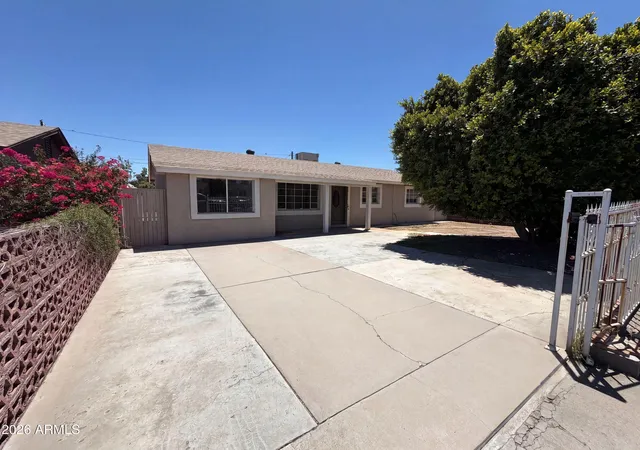 Photo 1 of Sale Pending at 4505 W Clarendon Ave, Phoenix, AZ 85031 | MLS# 7046712 | Listing updated on 2026-09-16