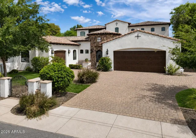 1st image of 5807 E Orange Blossom Ln, Phoenix, AZ 85018 | MLS# 7057989