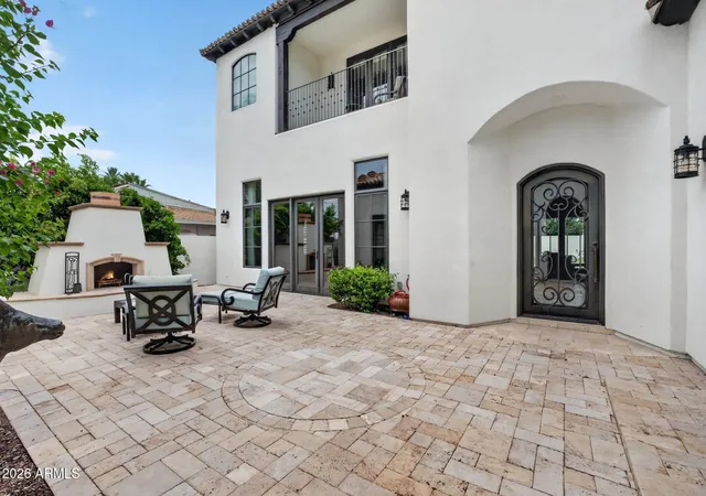 2nd image of 5807 E Orange Blossom Ln, Phoenix, AZ 85018 | MLS# 7057989