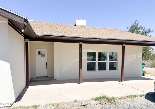 3rd image of 109 Encanto Dr, Holbrook, AZ 86025 | MLS# 7046865