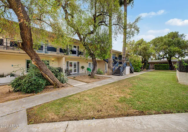 Listing Photo 5 - Condo for sale in building located at 3505 E Campbell Ave, Phoenix, AZ 85018 - Unit #11