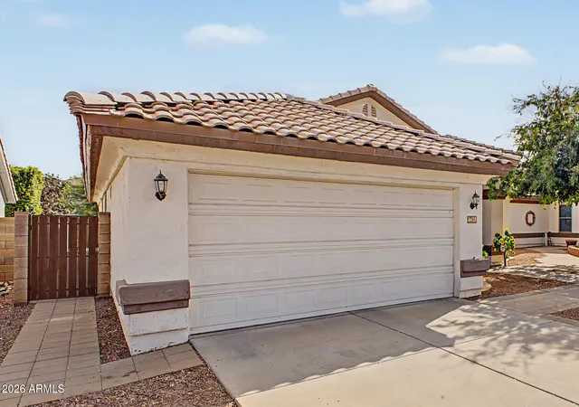Photo 4 of Single family home for sale at 4625 E Lavender Ln, Phoenix, AZ 85044 | MLS# 7047271 | Listing updated on 2026-10-03