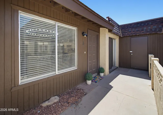 Photo 3 of Townhouse for sale at 3033 N 39th Street #3, Phoenix, AZ 85018 | MLS# 7047405 | Listing updated on 2026-10-06