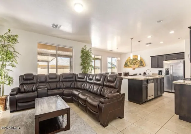 Photo 3 of Single family home for sale at 814 W Ardmore Rd, Phoenix, AZ 85041 | MLS# 7047085 | Listing updated on 2026-08-11