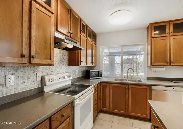 Photo 3 of Single family home for sale at 856 E Paradise Ln, Phoenix, AZ 85022 | MLS# 7047203 | Listing updated on 2026-09-20