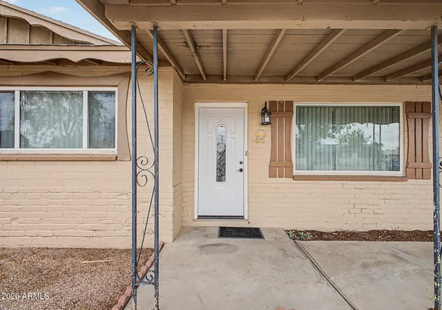 Photo 3 of Sale Pending at 2909 W Aster Dr, Phoenix, AZ 85029 | MLS# 7047242 | Listing updated on 2026-09-01