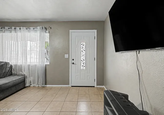 Photo 4 of Sale Pending at 2909 W Aster Dr, Phoenix, AZ 85029 | MLS# 7047242 | Listing updated on 2026-09-01