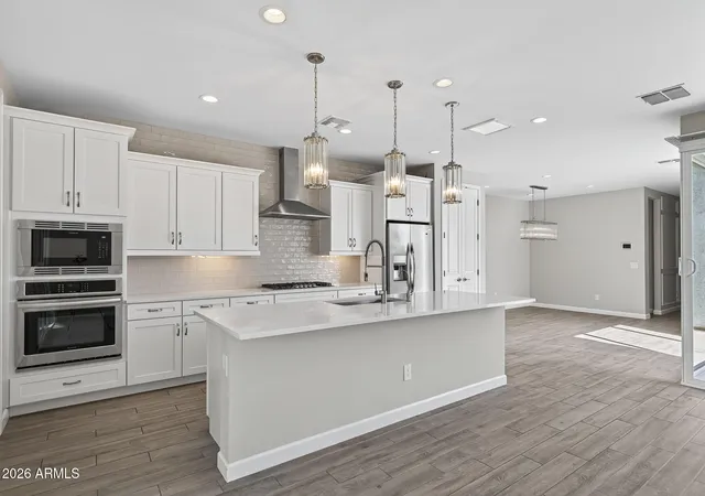 Photo 4 of Single family home for sale at 2004 E Park View Ln, Phoenix, AZ 85024 | MLS# 7072238 | Listing updated on 2026-09-21