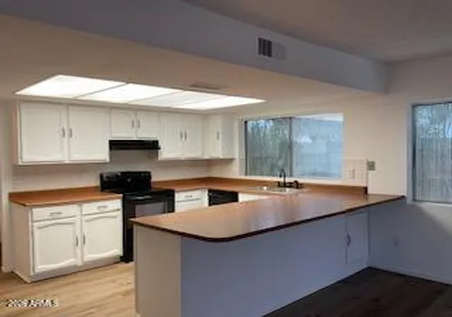 Photo 4 of Single family home for sale at 5328 W Yucca St, Glendale, AZ 85304 | MLS# 7047379 | Listing updated on 2026-08-28