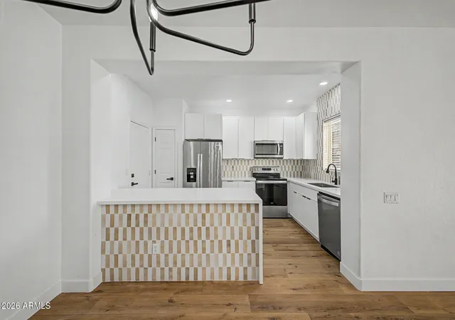 5th image of 706 E Las Colinas Pl, Chandler, AZ 85249 | MLS# 7049678