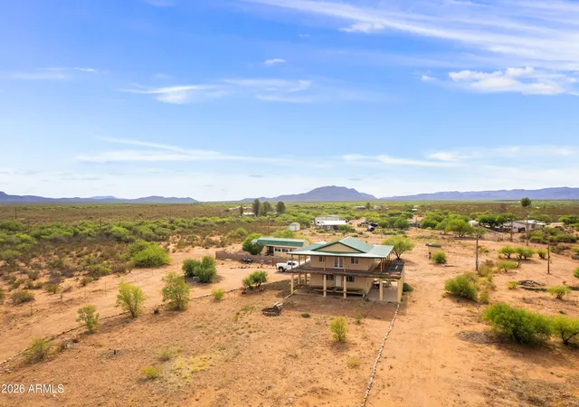 Photo 2 of Single family home for sale at 2111 N Clanton Ave, Sierra Vista, AZ 85635 | MLS# 7049039 | Listing updated on 2026-09-10