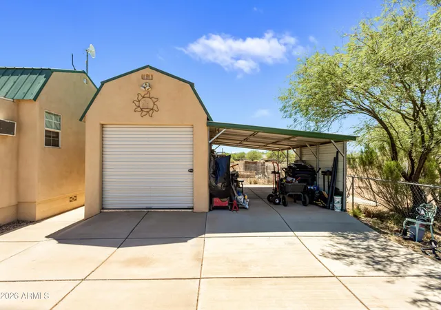 Photo 4 of Single family home for sale at 2111 N Clanton Ave, Sierra Vista, AZ 85635 | MLS# 7049039 | Listing updated on 2026-09-10
