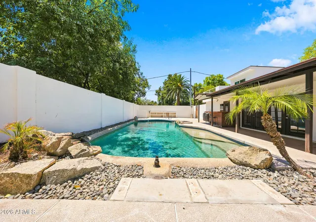 3rd image of 137 E Vista Del Cerro Dr, Tempe, AZ 85281 | MLS# 7047489