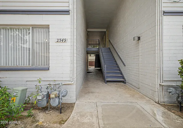 2nd image of 2549 W Rose Ln #A-113, Phoenix, AZ 85017 | MLS# 7048030