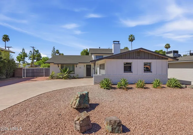 Photo 3 of Single family home for sale at 233 E Ellis Dr, Tempe, AZ 85282 | MLS# 7047599 | Listing updated on 2026-09-15