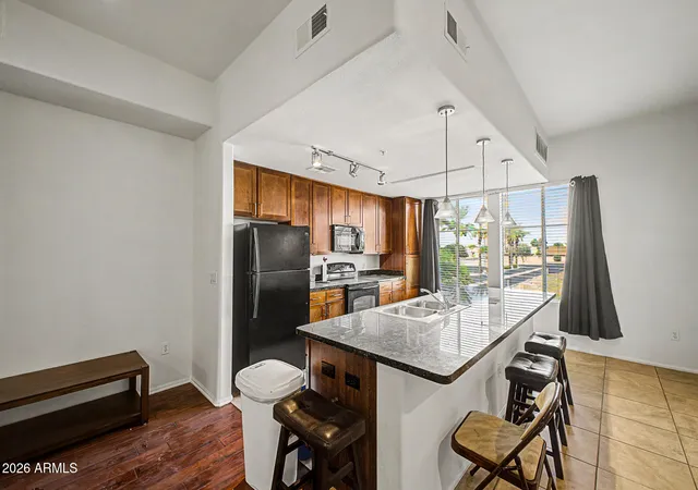 Photo 4 of Townhouse for sale at 6605 N 93rd Avenue #1050, Glendale, AZ 85305 | MLS# 7053885 | Listing updated on 2026-09-26