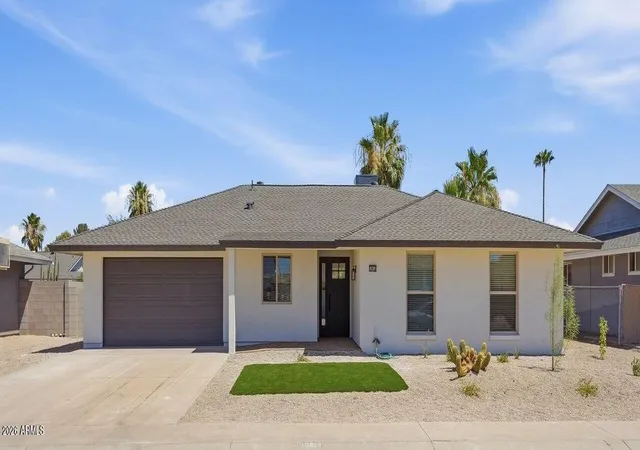 1st image of 10914 W White Mountain Rd, Sun City, AZ 85351 | MLS# 7053844