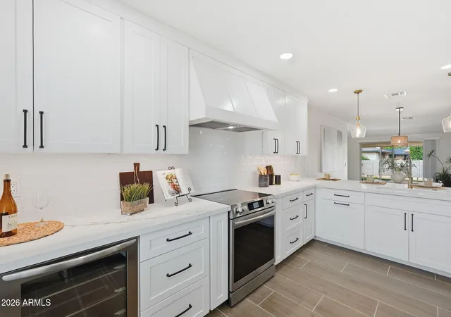 2nd image of 10914 W White Mountain Rd, Sun City, AZ 85351 | MLS# 7053844