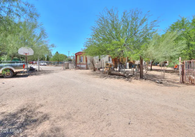 Photo 4 of Sale Pending at 50740 W Julie Ln, Maricopa, AZ 85139 | MLS# 7047795 | Listing updated on 2026-09-21