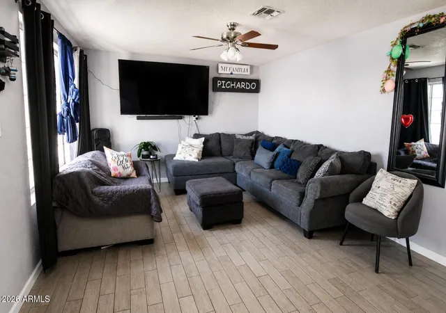 Photo 4 of Single family home for sale at 2022 W Aster Dr, Phoenix, AZ 85029 | MLS# 7047925 | Listing updated on 2026-08-11