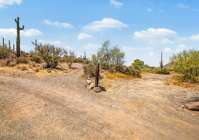 3rd image of 407 E Honda Bow Rd, Phoenix, AZ 85086 | MLS# 7048097