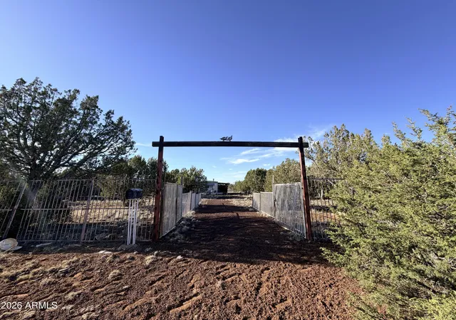 2nd image of 9070 Pinto Trl, Show Low, AZ 85901 | MLS# 7048236