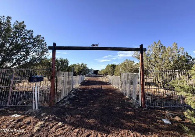 1st image of 9070 Pinto Trl, Show Low, AZ 85901 | MLS# 7048239