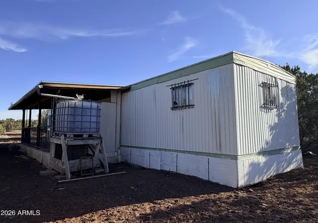 Photo 3 of Manufactured home for sale at 9070 Pinto Trl, Show Low, AZ 85901 | MLS# 7048239 | Listing updated on 2026-08-22