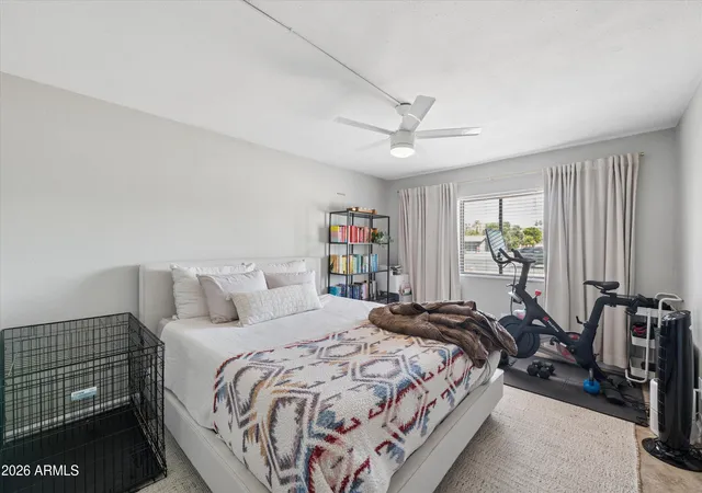 Listing Photo 5 - Condo for sale in building located at 3825 E Camelback Rd, Phoenix, AZ 85018 - Unit #186