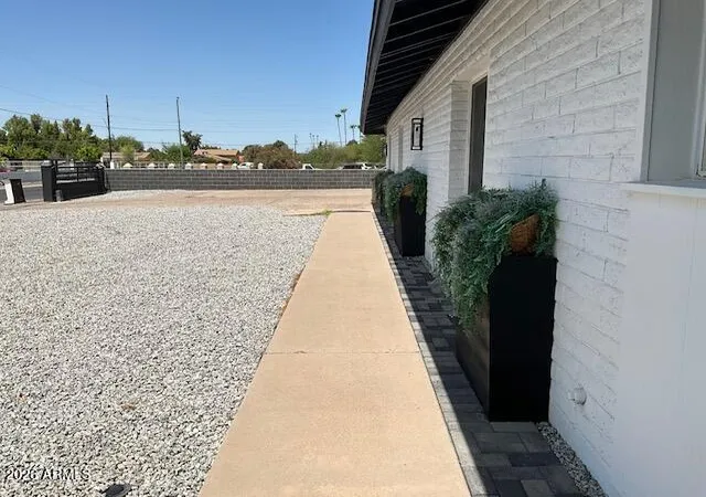 Photo 3 of Single family home for sale at 4210 W Country Gables Dr, Phoenix, AZ 85053 | MLS# 7048272 | Listing updated on 2026-08-11