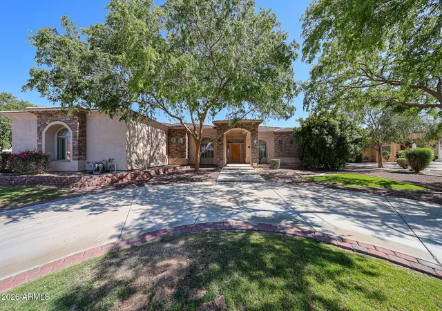 Photo 1 of Single family home for sale at 925 E Valencia Dr, Phoenix, AZ 85042 | MLS# 7053701 | Listing updated on 2026-10-22