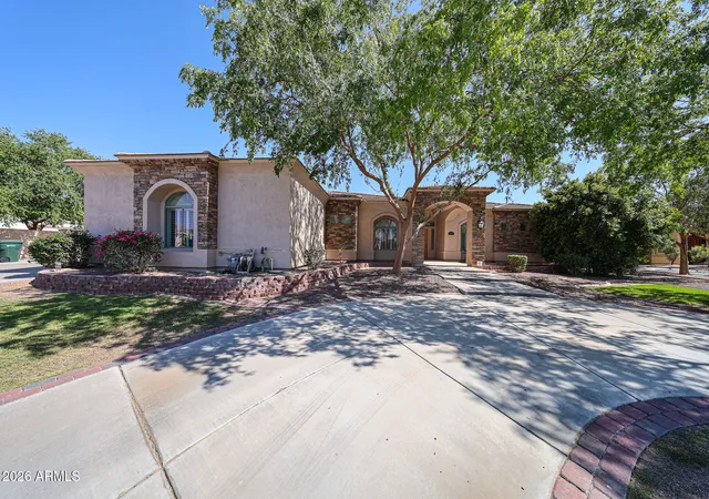 Photo 3 of Single family home for sale at 925 E Valencia Dr, Phoenix, AZ 85042 | MLS# 7053701 | Listing updated on 2026-10-22
