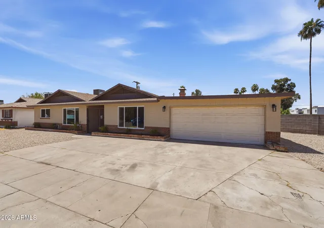 Photo 2 of Single family home for sale at 2617 W Lawrence Rd, Phoenix, AZ 85017 | MLS# 7049326 | Listing updated on 2026-09-03