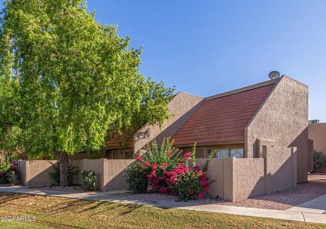 Photo 1 of Townhouse for sale at 7432 N 43rd Lane, Glendale, AZ 85301 | MLS# 7048710 | Listing updated on 2026-07-01