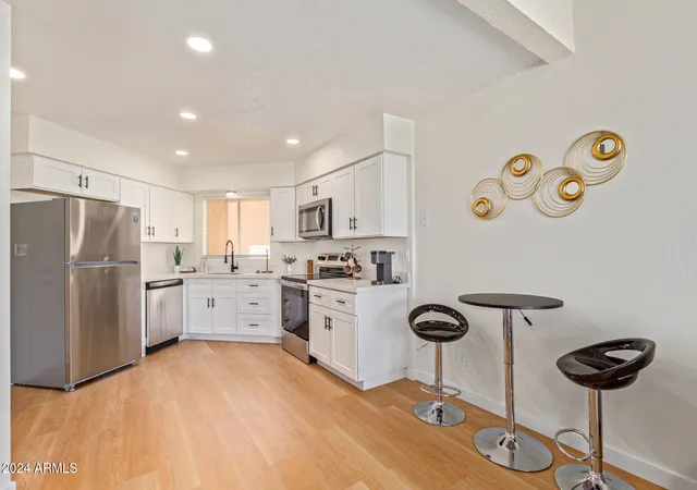 Photo 4 of Townhouse for sale at 7432 N 43rd Lane, Glendale, AZ 85301 | MLS# 7048710 | Listing updated on 2026-07-01