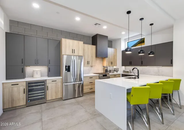 Photo 3 of Townhouse for sale at 377 E Windsor Ave #1, Phoenix, AZ 85004 | MLS# 7070788 | Listing updated on 2026-10-07