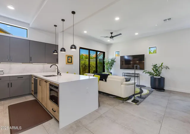 Photo 4 of Townhouse for sale at 377 E Windsor Ave #1, Phoenix, AZ 85004 | MLS# 7070788 | Listing updated on 2026-10-07