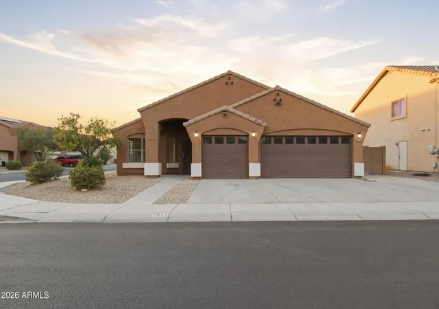 Photo 3 of Sale Pending at 2922 W Dunbar Dr, Phoenix, AZ 85041 | MLS# 7051545 | Listing updated on 2026-09-18