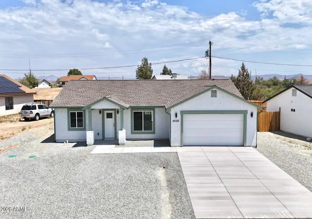 Photo 1 of Single family home for sale at 20182 E Mesa Verde Rd, Mayer, AZ 86333 | MLS# 7048937 | Listing updated on 2026-07-30