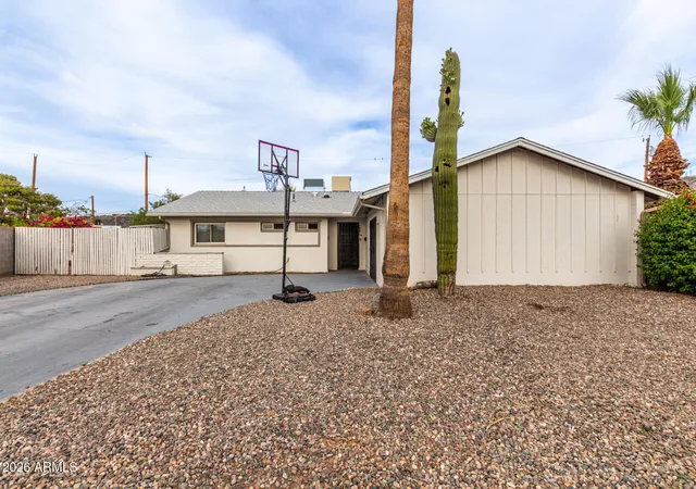 Homes for sale in Phoenix, AZ | 2001 W Surrey Ave, Phoenix, AZ 85029 | MLS# 7049133